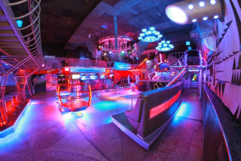 Действующий ночной клуб с бильярдной зоной 